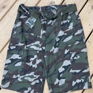 NWT N. Society Army Camo Cargo Shorts 32